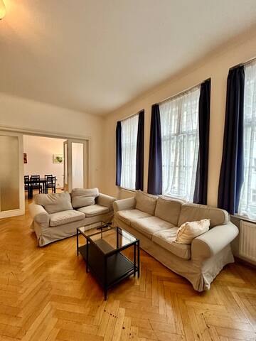 Spacious central apartment for 12 – PC A41 3B gallery image 4