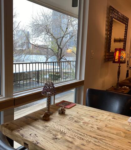 Exquisite Condo on Lady Bird Lake – Lake View gallery image 3