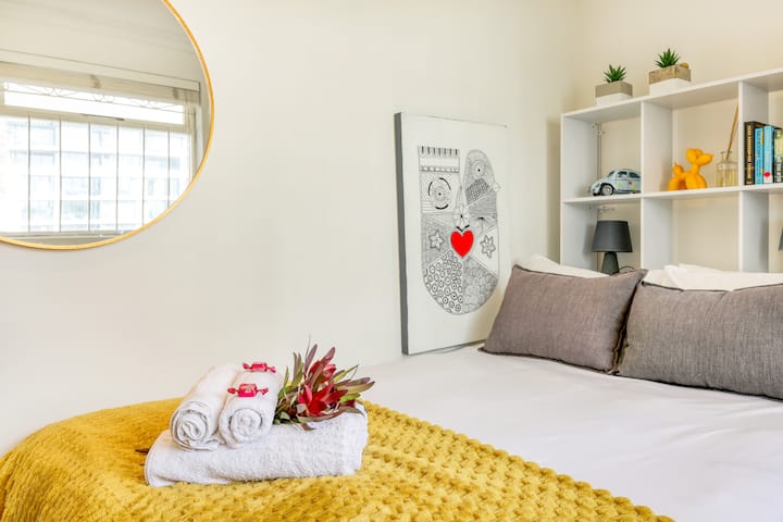 მე-2 საძინებელი საწოლით Queen. 