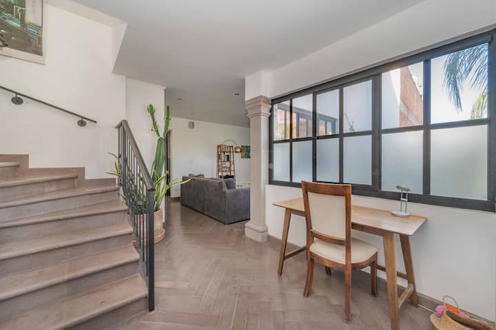 Centro 2-bedroom House With Fabulous Rooftop Pool - San Miguel de Allende