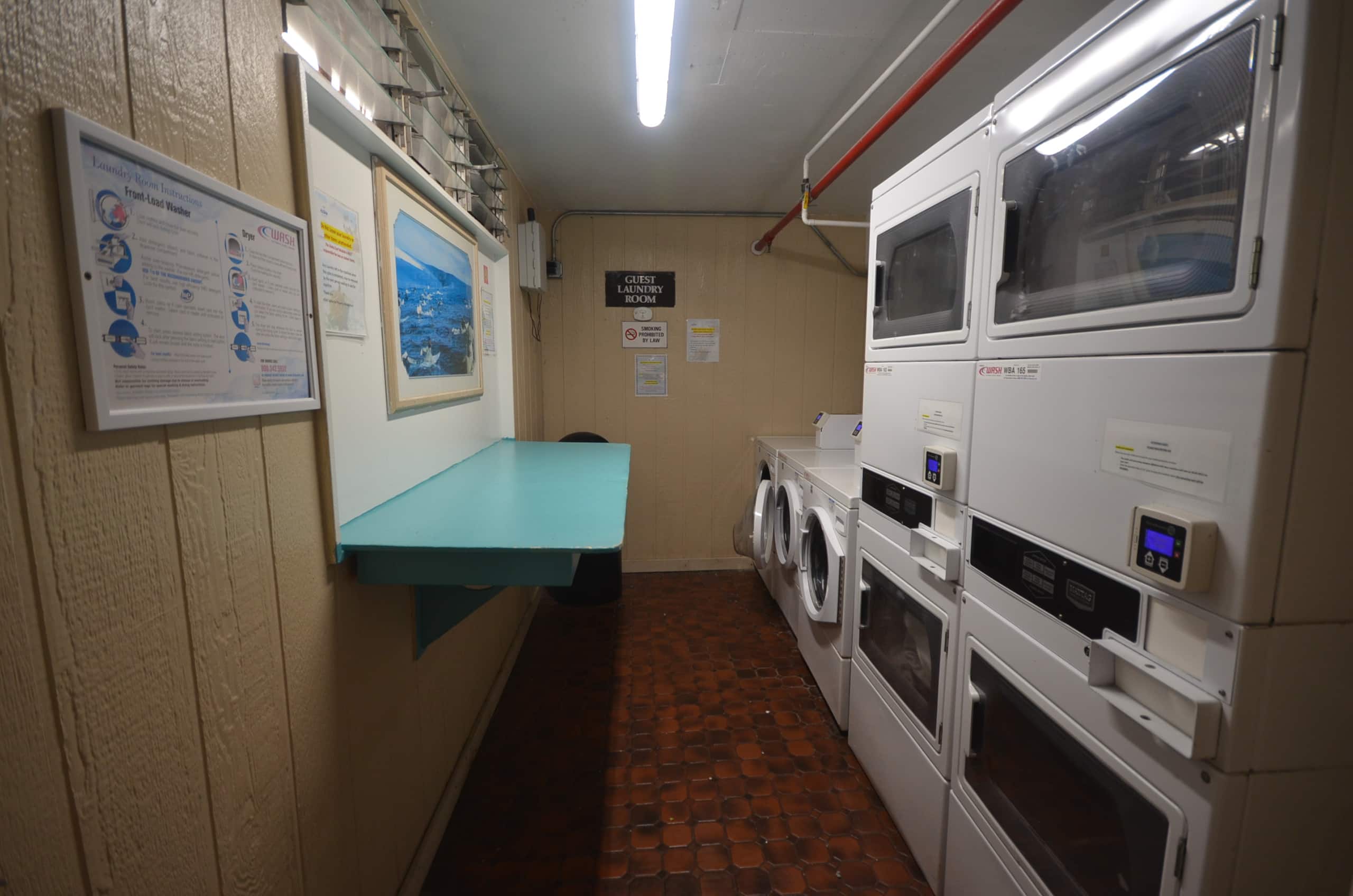 Home in Honolulu · ★4.42 · Studio · 2 beds · 1 private bath - Image 13