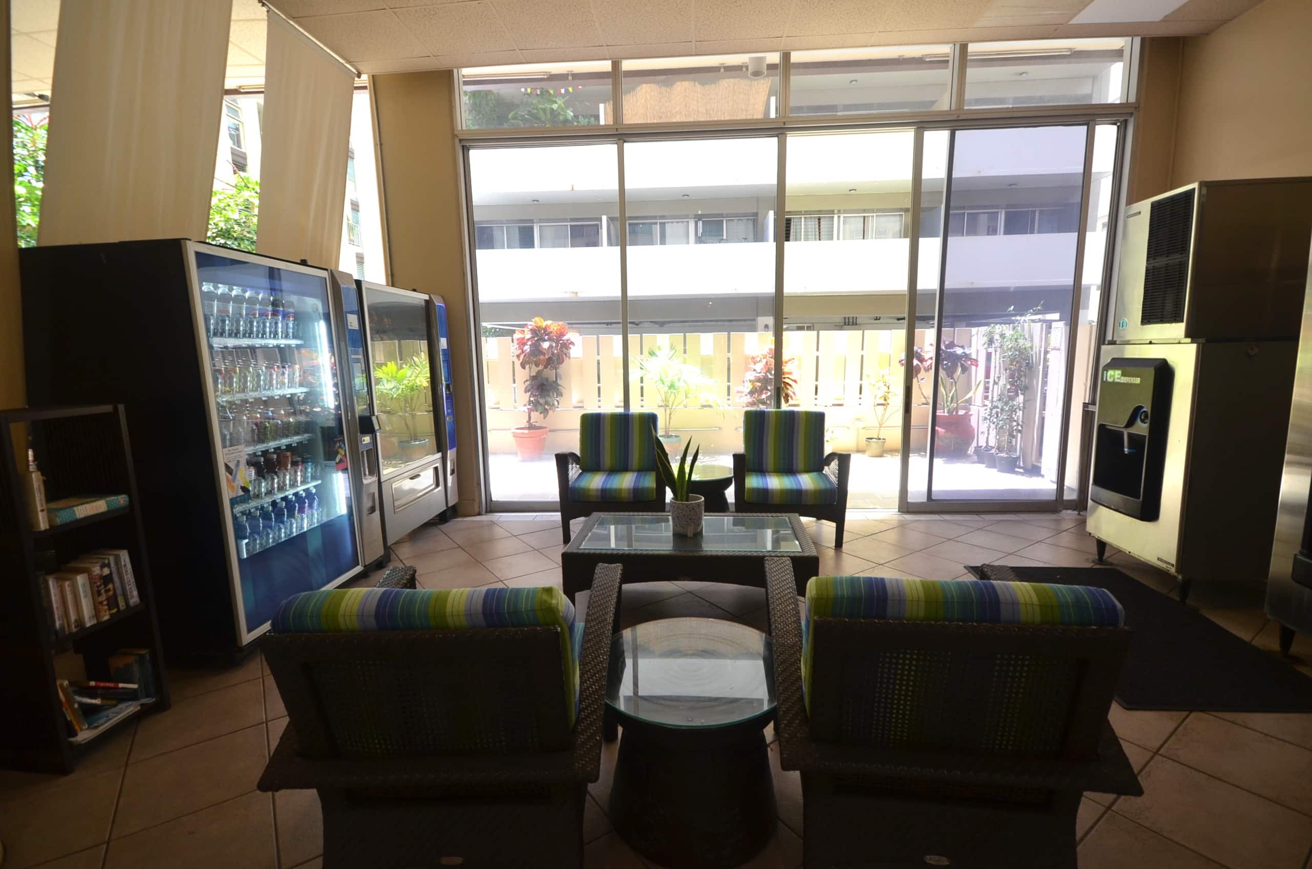 Home in Honolulu · ★4.42 · Studio · 2 beds · 1 private bath - Image 15
