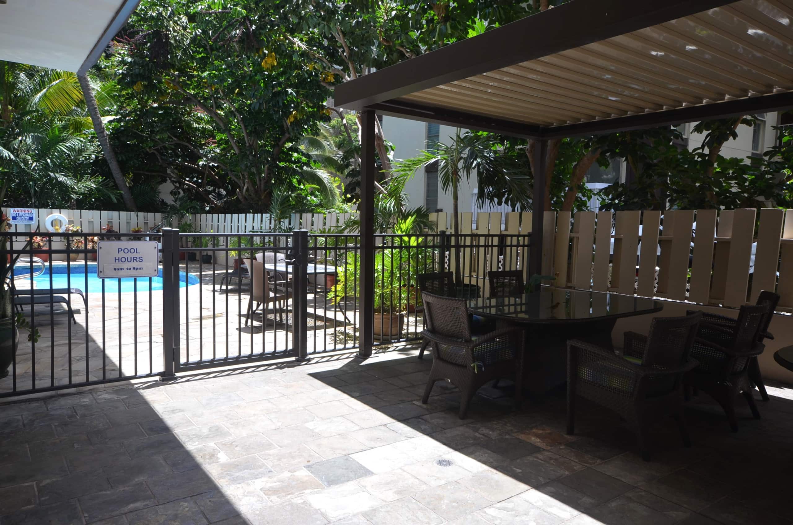 Home in Honolulu · ★4.42 · Studio · 2 beds · 1 private bath - Image 16