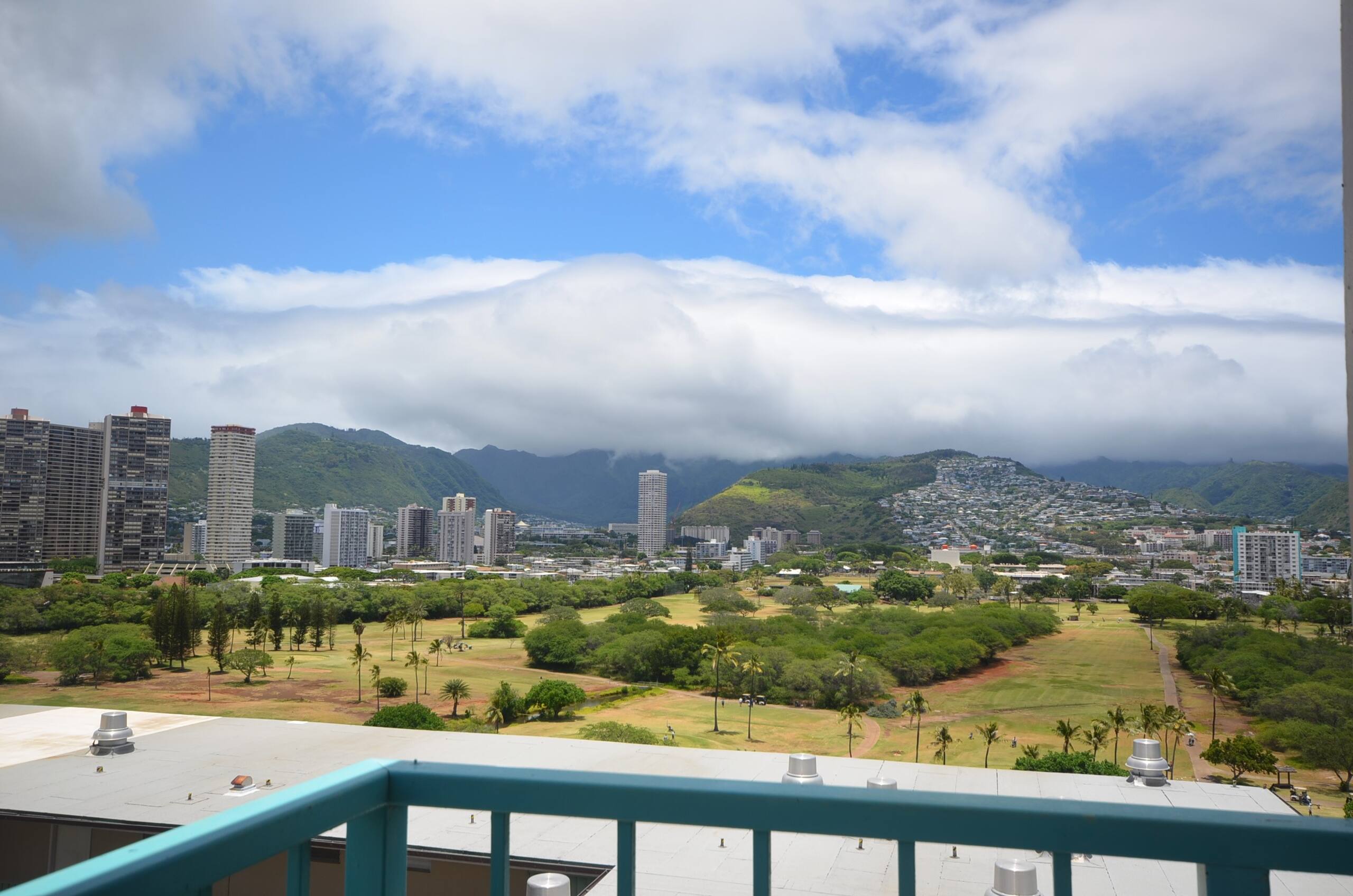 Home in Honolulu · ★4.42 · Studio · 2 beds · 1 private bath - Image 9