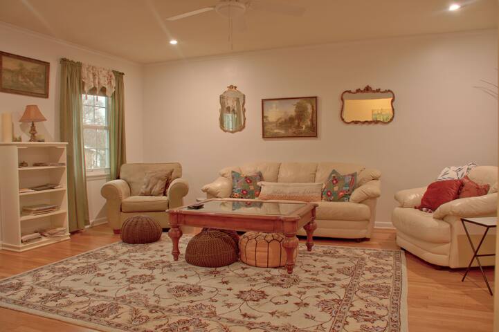 Sophia’s Sunny Place Columbus Ohio gallery image 3