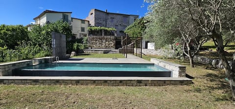 Family house with pool in rural Italy