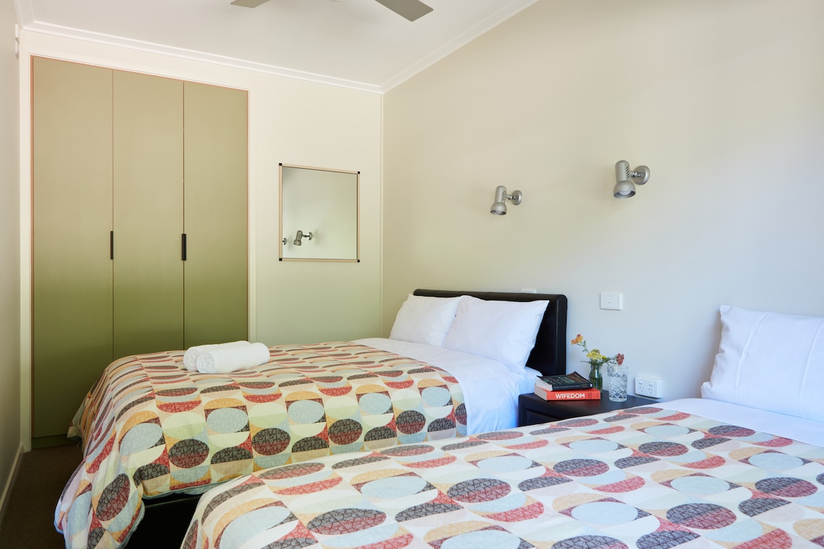 غرفة نوم ثانية، سرير مزدوج واحد وسرير فردي واحد