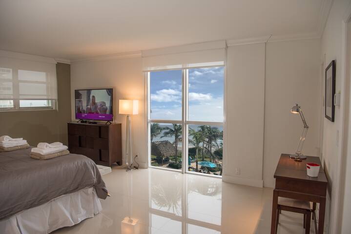 HomeAtSun: Ocean View just Over the Beach gallery image 3