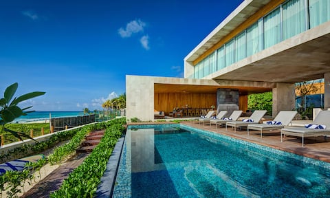 Villa Kinich - Contemporary Beach Villa