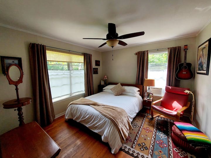 Song Farm Guesthouse long term guests book now! Houses for Rent in