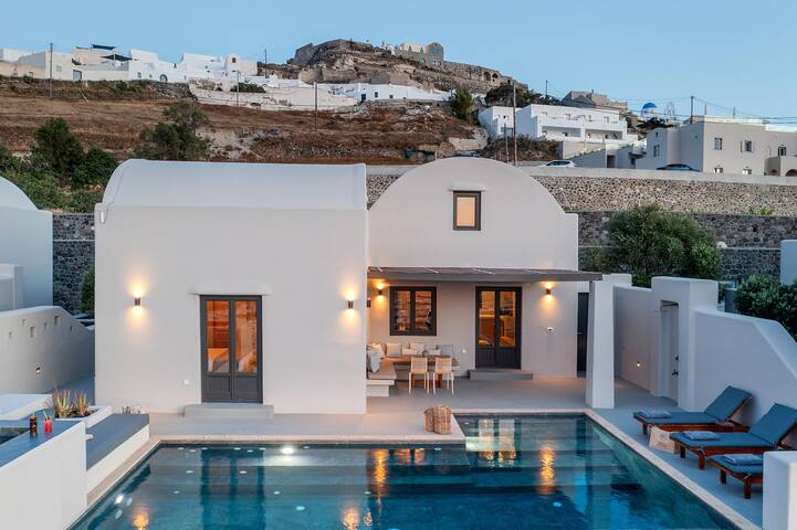 North Luxury Villas – North Santorini gallery image 2