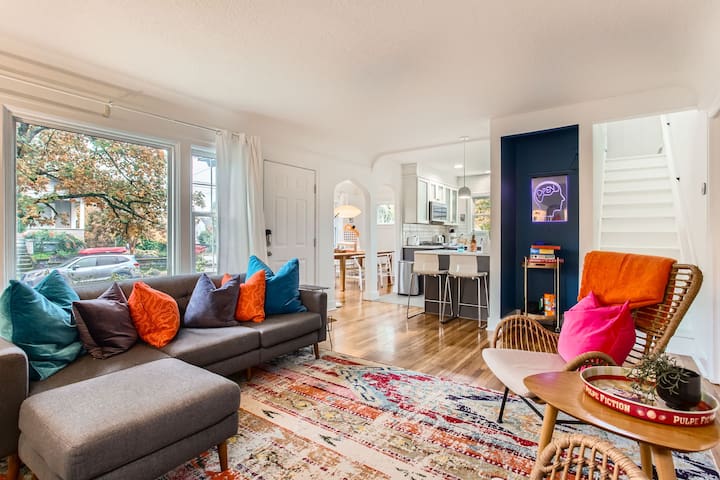 Alberta Arts 3 blocks to eats, bars & shops