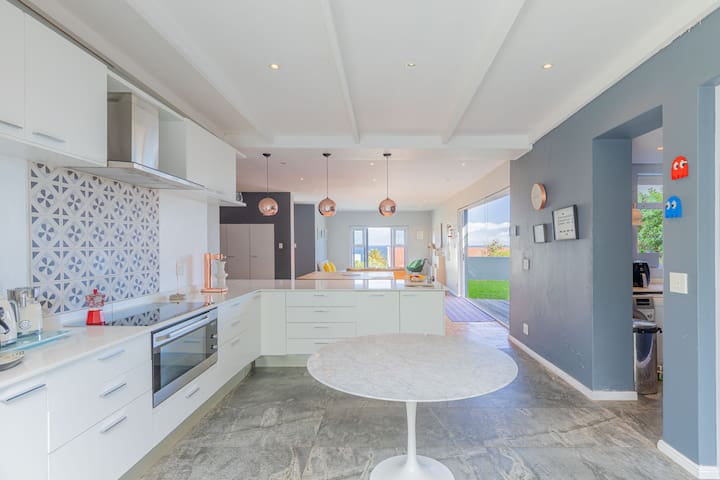 Seabreeze Camps Bay Bakoven gallery image 3