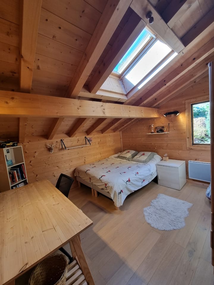 dhomë gjumi 2 krevate tek