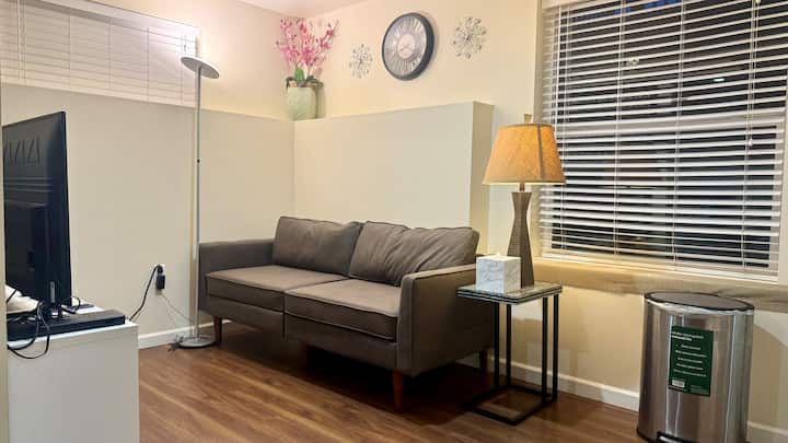 Deluxe Studio With Attached Private Bath In Sunset - San Francisco, CA