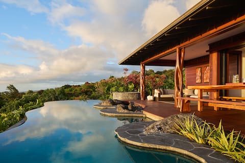 Aolani & Cottage | #1 AirBnb in Kona | Condé Nast