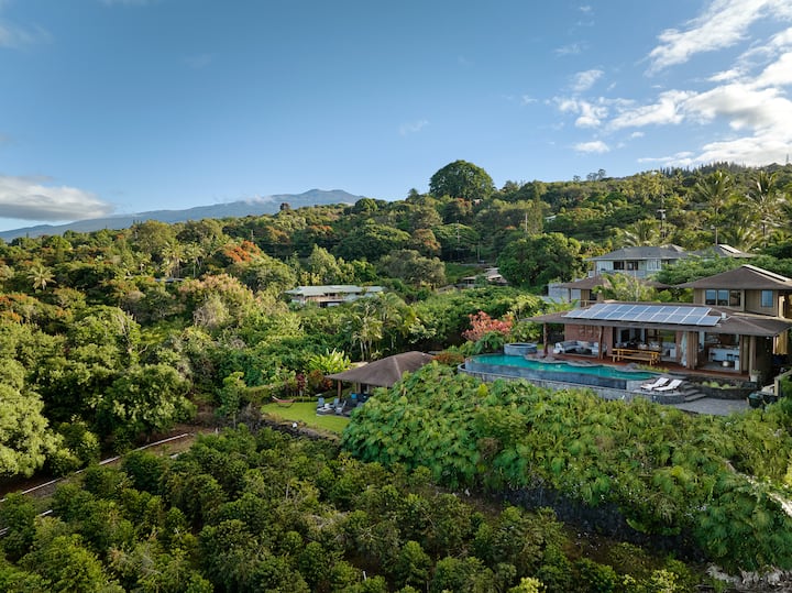Aolani & Cottage | #1 Airbnb in Kona | Condé Nast - Houses for
