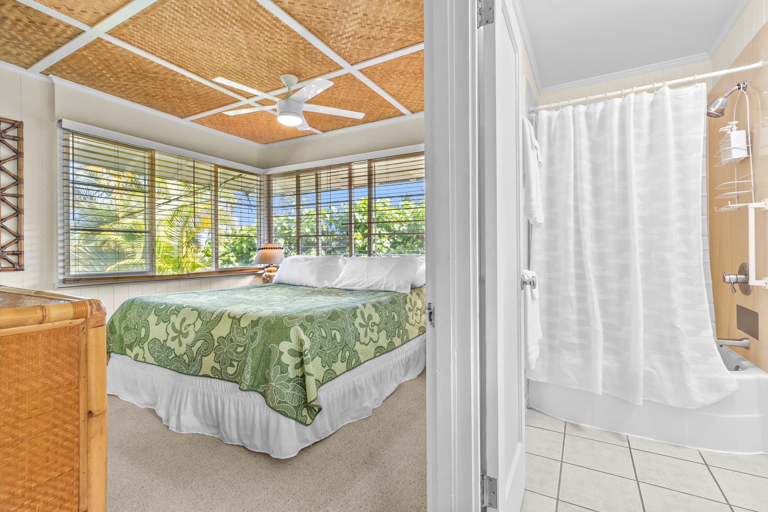 Licensed Lanikai Tree House - Since 1985! - Image 10