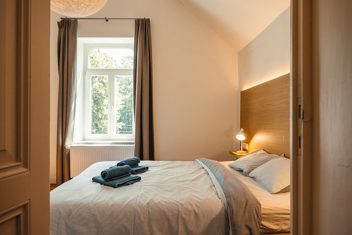 Chumba cha kulala cha 3 - mwonekano wa mto na bafu la ndani