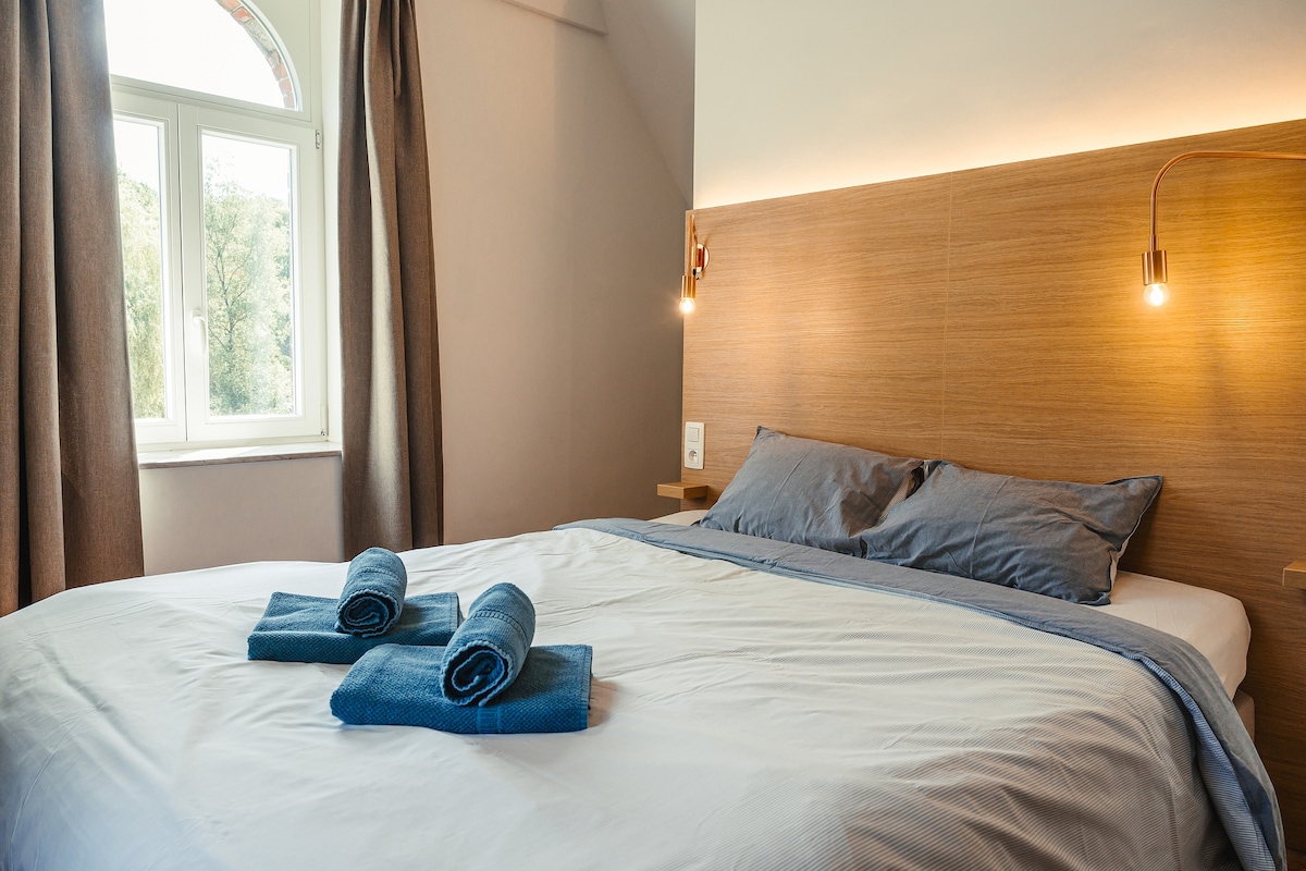 Chumba cha kulala cha 4 - ghorofa ya juu na mwonekano wa mto