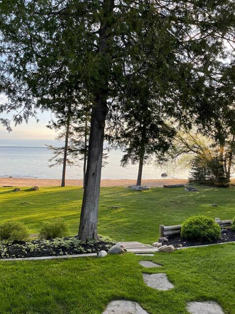 Lakefront Home - Sleeps 13