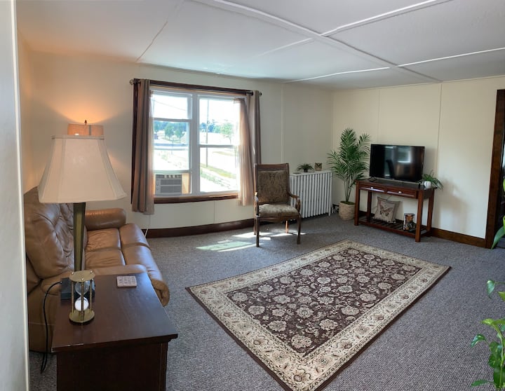 Little Eagle's Nest - Charming & Cozy Apartment - Marquette, MI