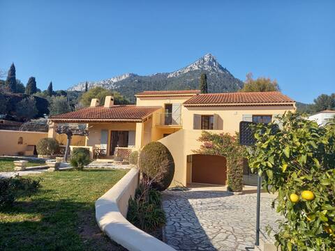 Cottage 12pers, swimming-pool, PMR, TOULON- HYERES