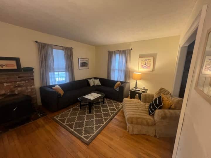 Large New England Home W/ Gorgeous Mountain Views - 뉴헤이븐