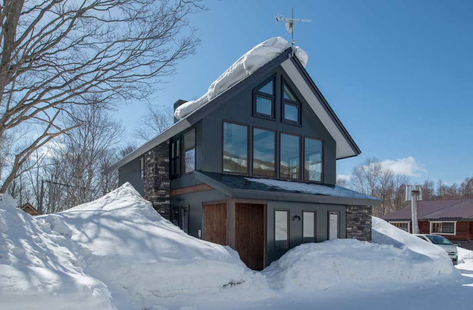 Moiwa Chalet, opposite the lifts in Niseko, Niseko, Hokkaido, Japan, photo 1 of 10