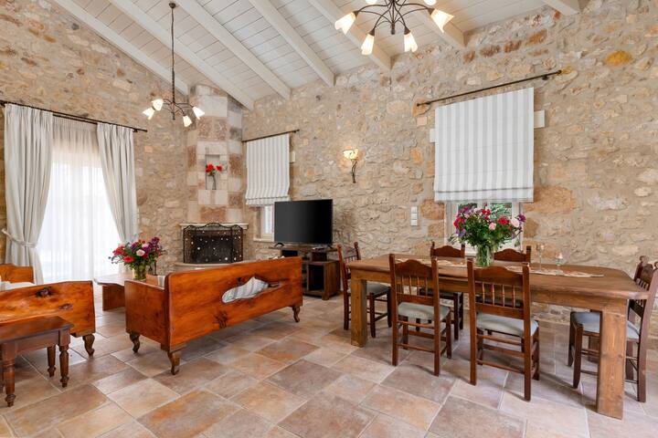 Villa Asteri – Historic Cretan Elegance gallery image 4