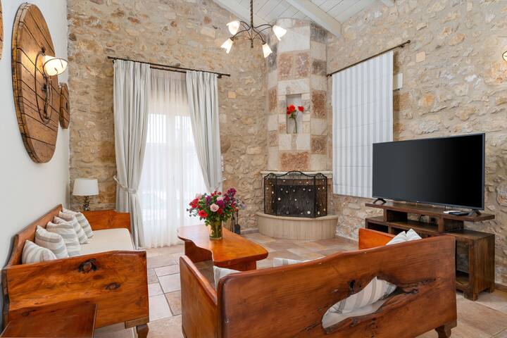 Villa Asteri – Historic Cretan Elegance gallery image 3