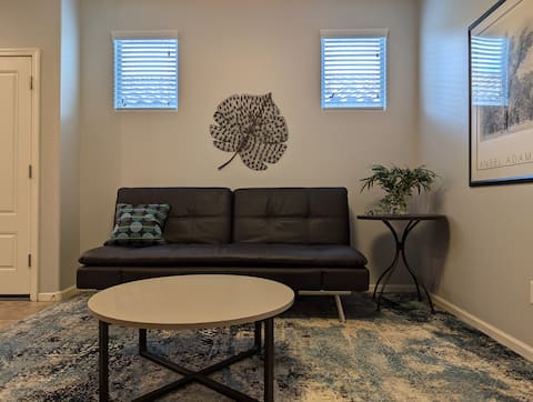 Successful Airbnb property: Private apartment, self check-in, driveway parking in Buckeye