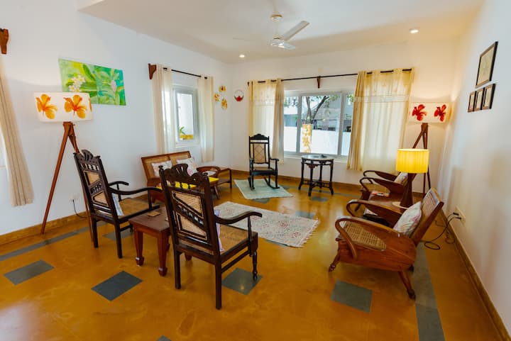 Living room image 7