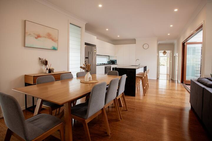 7 Bed 3.5 Bath Spacious Qld’r, The Bowen Retreat gallery image 5