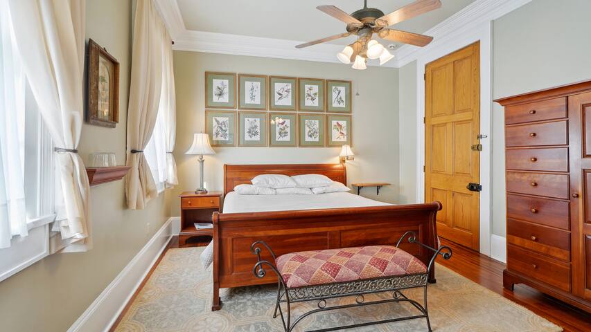 Rent entire 9BR/9BA Bed & Breakfast with Pool gallery image 3