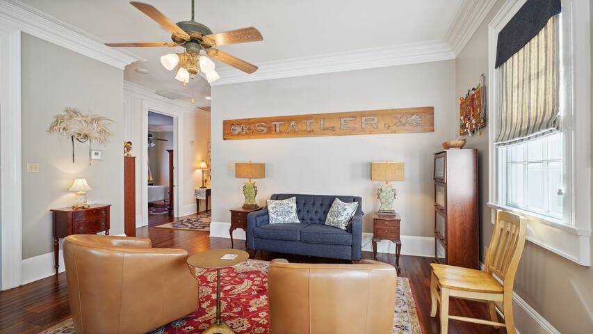 Rent entire 9BR/9BA Bed & Breakfast with Pool gallery image 5