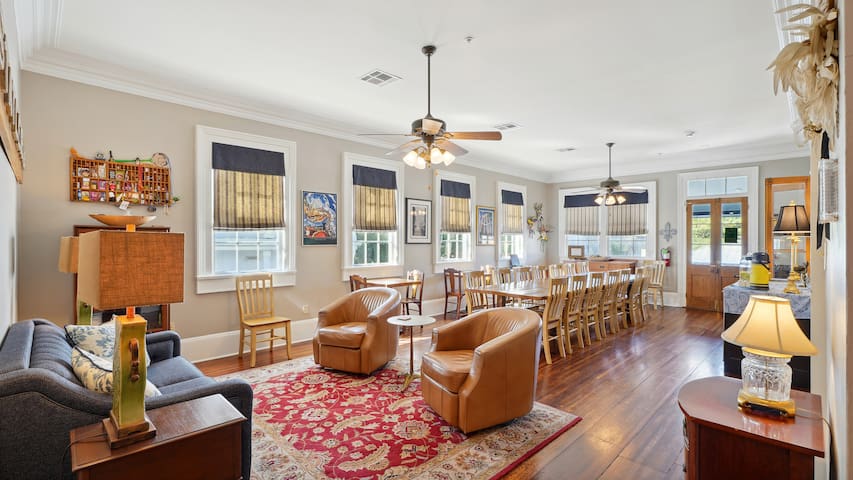 Rent entire 9BR/9BA Bed & Breakfast with Pool