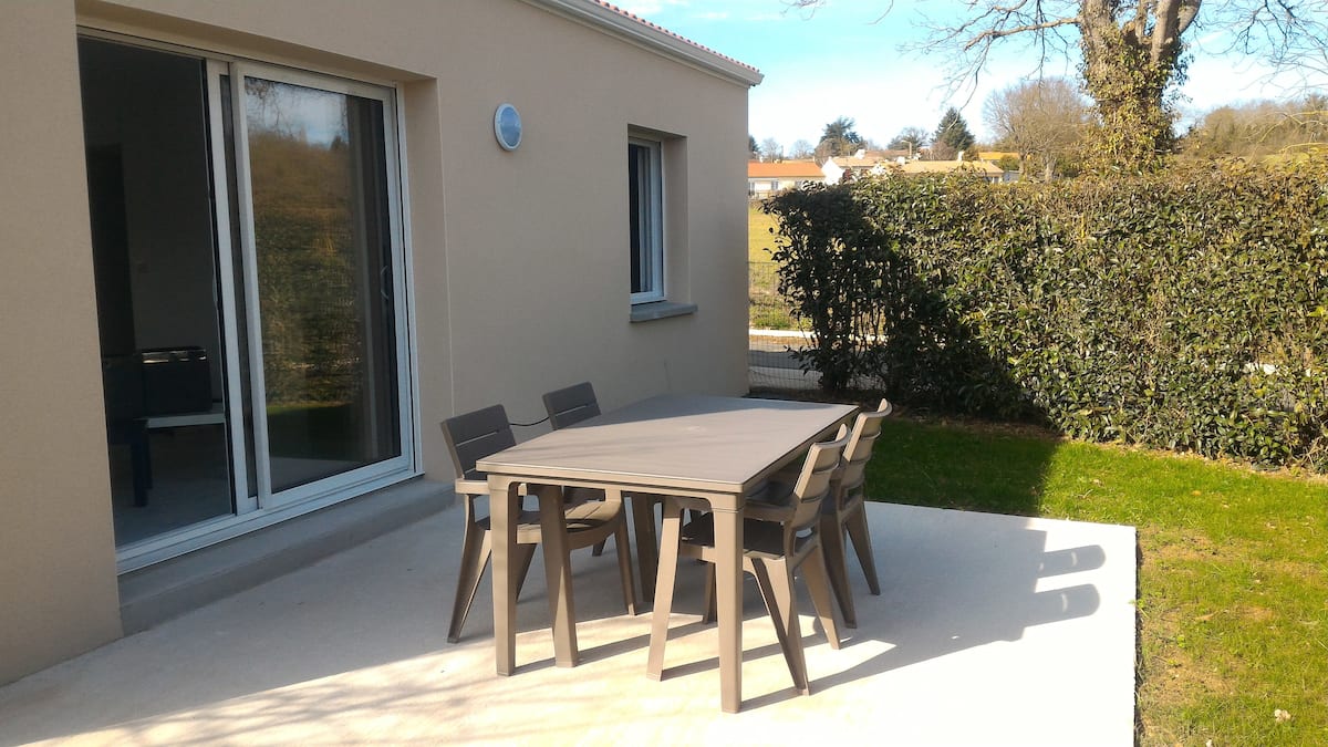 9f84c439-26b3-43f0-93e3-a1e146f89279.jpeg?im_w=1200