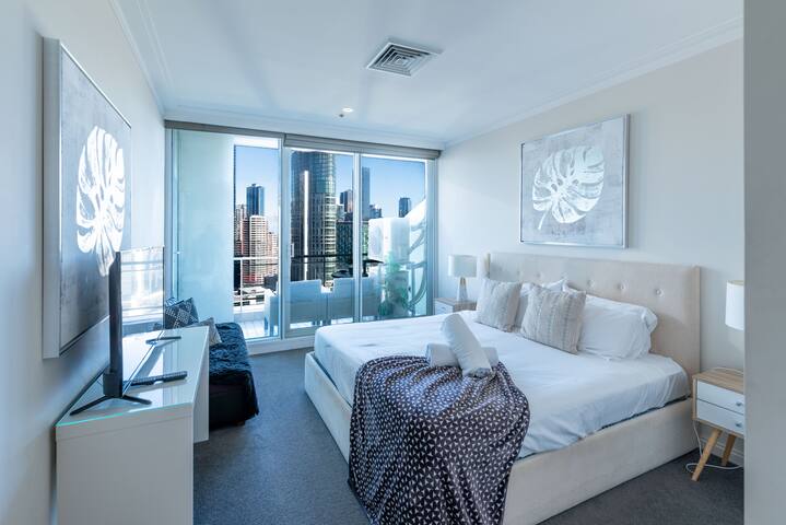 Penthouse 3 bdrm amazing views opposite casino gallery image 3