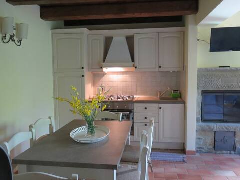 In Tuscany - Typical stone house with breakfast