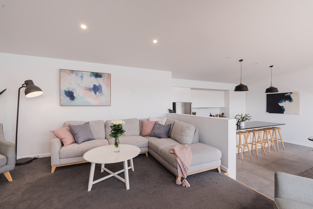 Top Airbnb: Beautiful 3 BDR Heritage House, 5 Star Location in Launceston