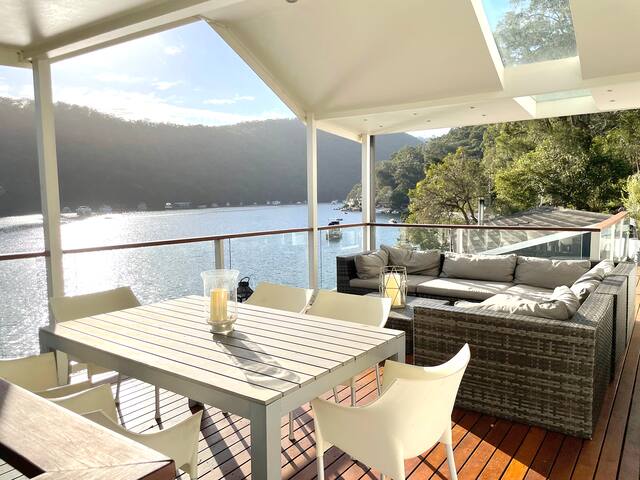 NINE at Berowra Waters, waterfront house, hot tub gallery image 2