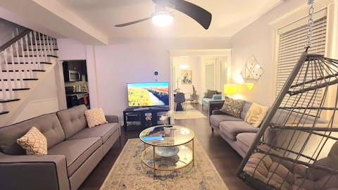 Successful Airbnb property: #7 Spacious Modern Home Near Boston w/ Parking in Everett