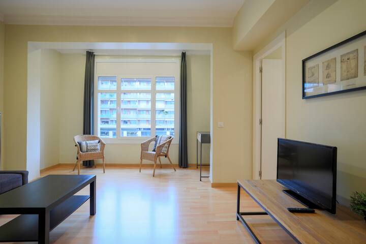 BBarcelona Sagrada Familia Flats 1013 gallery image 3