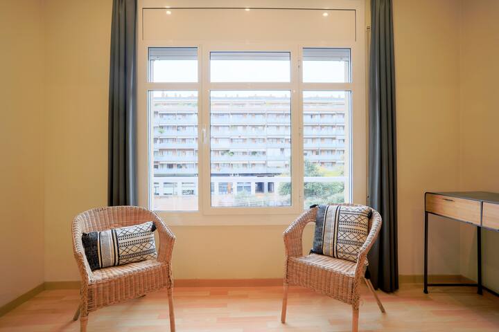 BBarcelona Sagrada Familia Flats 1013 gallery image 4