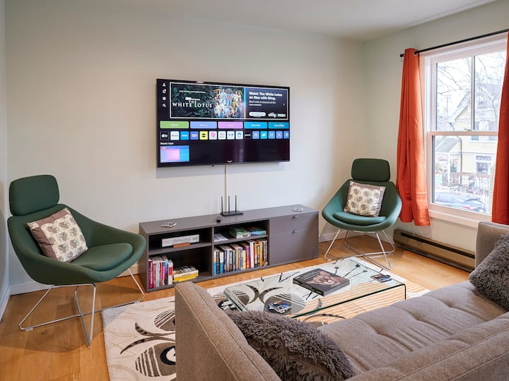 Creekside Apartment - Cedarburg, WI