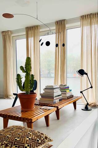 Design sunny houseboat on Amstel river gallery image 4