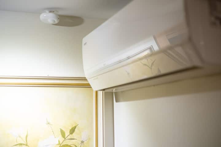 Vifaa vya kiyoyozi vinavyotoa usafi kwenye eneo la chumba cha kulala