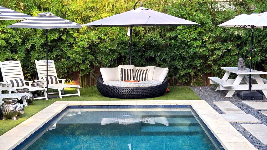 Close to everything, with everything! gallery image 3