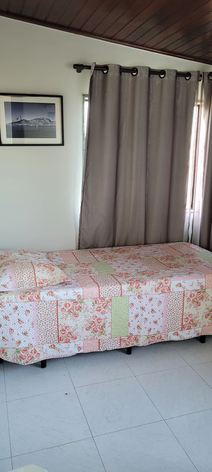 Suite 3 avec un lit simple + lit auxiliaire disponible sur le toit